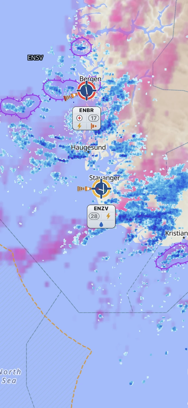 Met2Pilot in flight over Norway: radar composite, and the airfield rings showing Bergen red, Stavanger amber and Oslo green